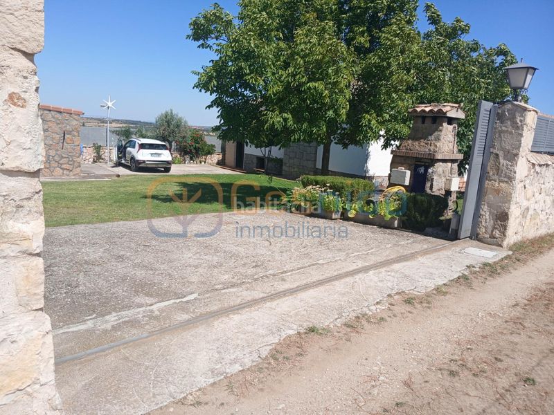 Foto 67104107-7d3d-4666-8c4c-75215eb5e6a5. Casa amb calefacció a Aldealengua de Pedraza