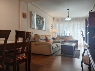 Flat  Segovia - calle del obispo quesada. Piso totalmente reformado en obispo quesada segovia de 4 dormit.