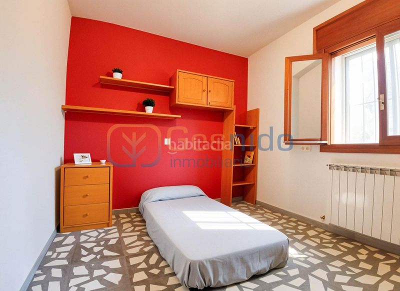 Foto 00dc7140-c008-4929-9ec4-d96e56d4e47e. Casa amb calefacció aparcament a Sotosalbos