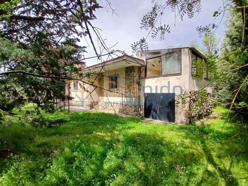 Foto 5b6c9d2a-d78a-4734-8926-296aeda3b616. Casa amb calefacció aparcament a Sotosalbos