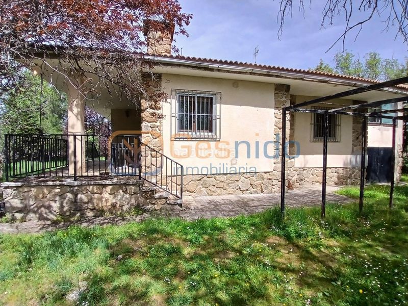 Foto 7000902c-2fd0-4e89-b655-5ac8c1e12855. Casa amb calefacció aparcament a Sotosalbos