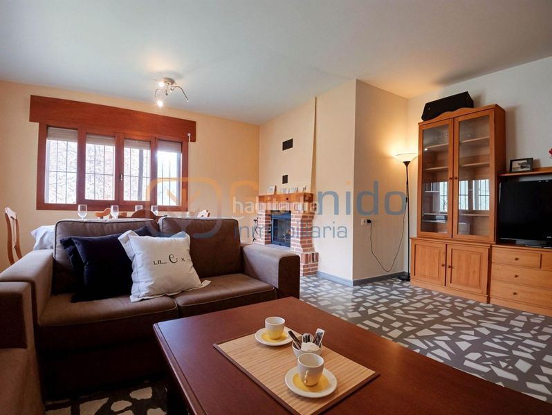 Foto a457f5e4-da25-4296-98c9-ee078a1a12b6. Casa amb calefacció aparcament a Sotosalbos