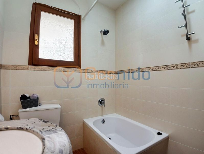 Foto c54388d9-f4fb-46fb-b44a-05cd5887ba15. Casa amb calefacció aparcament a Sotosalbos