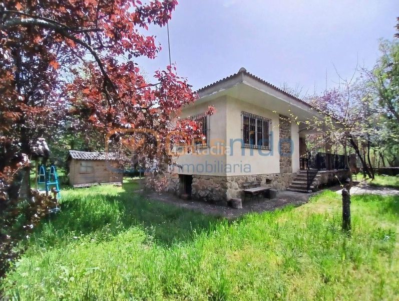 Foto e07756dd-194d-4e97-a191-2c66f83ac02c. Casa amb calefacció aparcament a Sotosalbos
