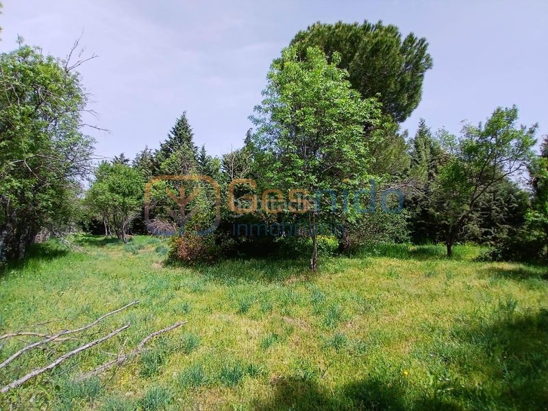 Foto f11bc073-0907-451d-9911-a844b2b3e601. Casa amb calefacció aparcament a Sotosalbos