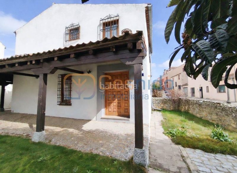 Foto 76317d32-1c67-4595-86cd-4dd9537360cd. Casa amb calefacció aparcament a Torrecaballeros