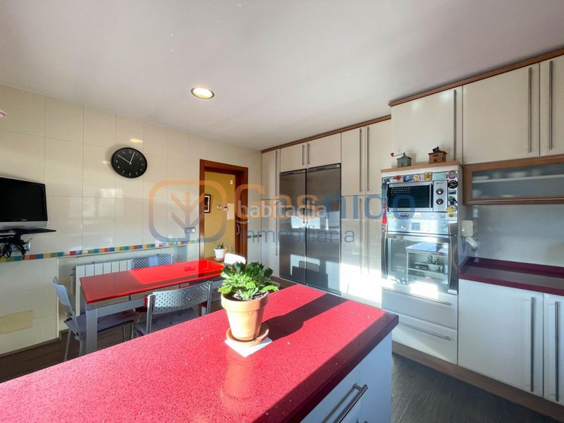 Foto 149f2593-6901-4dae-bec2-e6f1aa371467. House with heating parking in Lastrilla (La)
