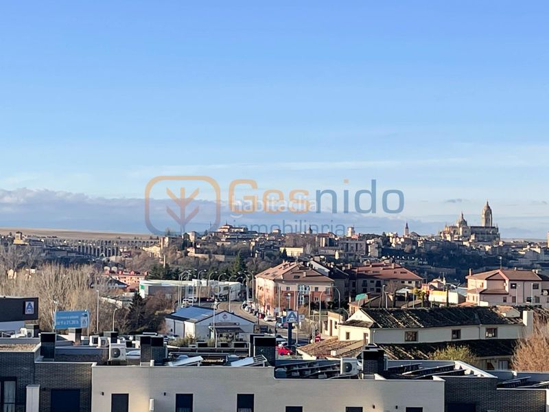 Foto 1e99d03e-7406-4e42-84cb-7027837fb99a. House with heating parking in Lastrilla (La)
