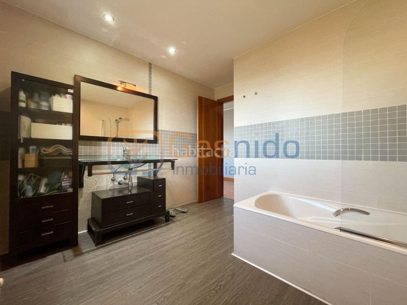 Foto 20bd3ec2-3d21-4657-85a9-bfef86fbcb23. House with heating parking in Lastrilla (La)