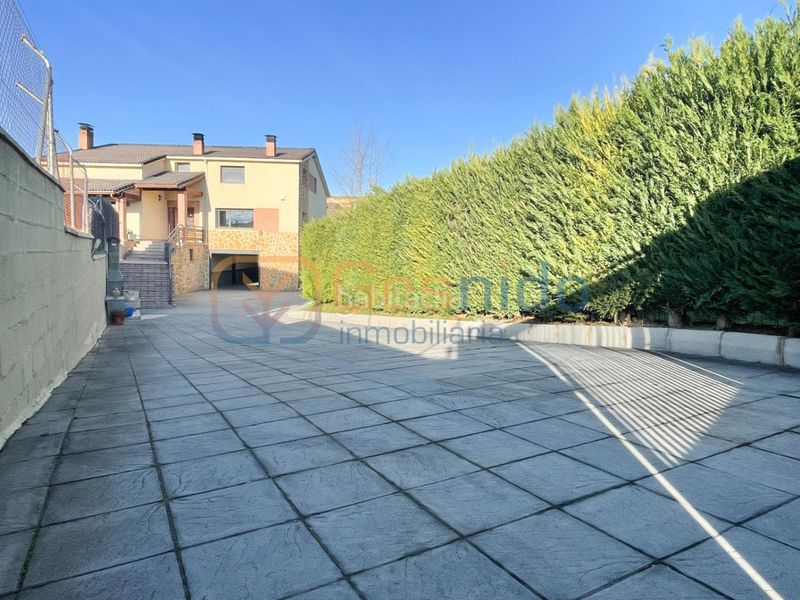 Foto 42b22145-9005-448e-9e86-4b23f0c7bd4b. House with heating parking in Lastrilla (La)