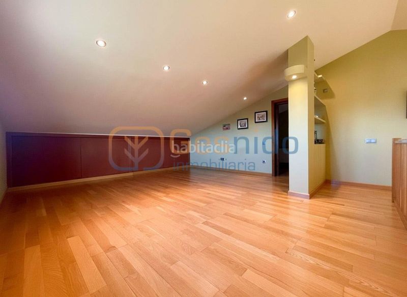 Foto 9dbd465e-ae3f-4f61-b395-9ca79d9c5262. House with heating parking in Lastrilla (La)