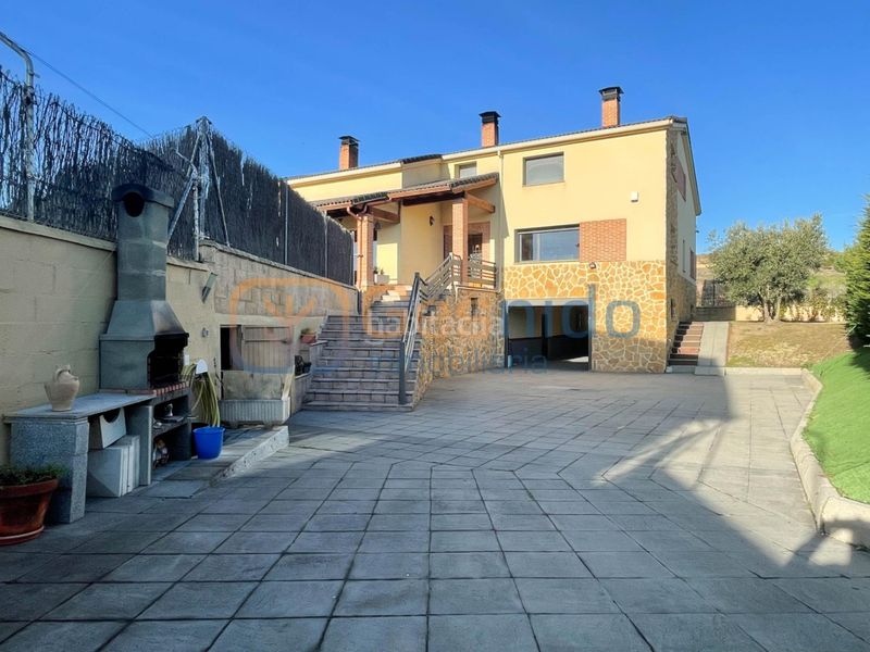 Foto f2f3ff95-7774-4215-8a69-73cd45d3d812. House with heating parking in Lastrilla (La)