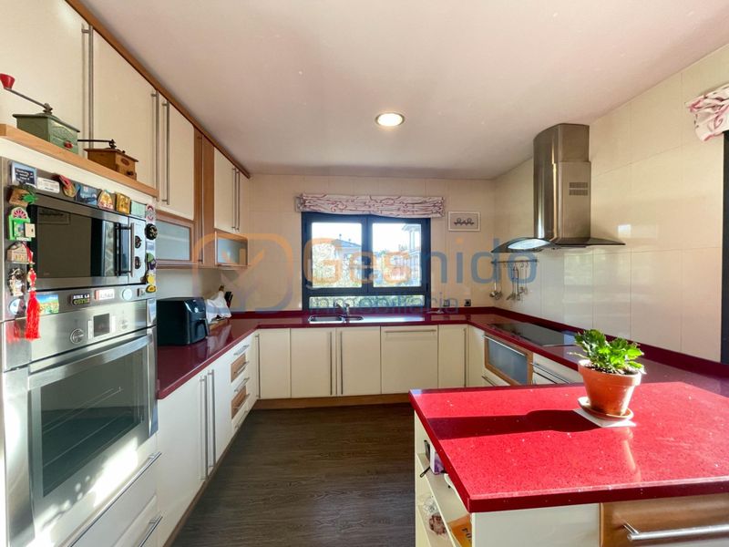 Foto fa9b795d-1bdb-4f4e-9257-529fc89d050d. House with heating parking in Lastrilla (La)