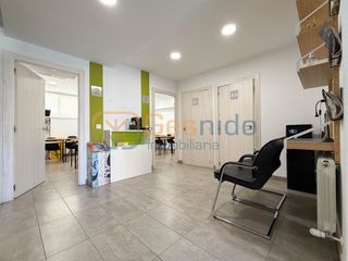 Lloguer Local Comercial  Segovia - c/ los almendros. Oportunidad! se alquila local en zona céntrica de segovia con li