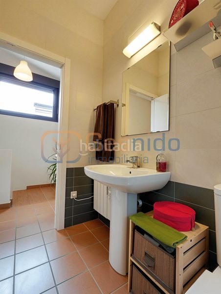 Foto 55eb80e4-2c23-44c6-b982-182b95bb283e. Casa adossada amb calefacció a Quintana Redonda