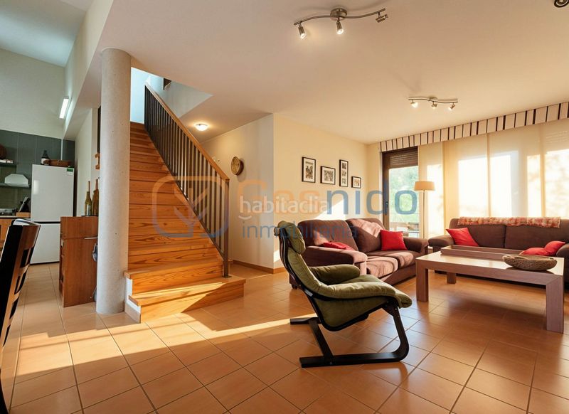 Foto c7ca8c3f-f738-42f9-b243-2e83bbe36641. Casa adossada amb calefacció a Quintana Redonda