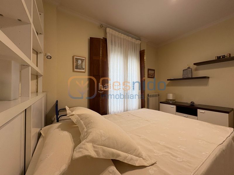 Foto ae6410a8-5e3b-4e58-975f-a7ccd002948b. Miete etagenwohnung mit heizung parking in Centro Segovia