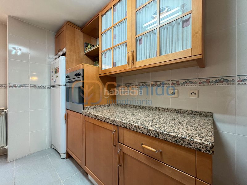 Foto 202ab7d9-239f-4afc-9273-cb6b668f3ec0. Rent flat with heating parking in Centro Segovia