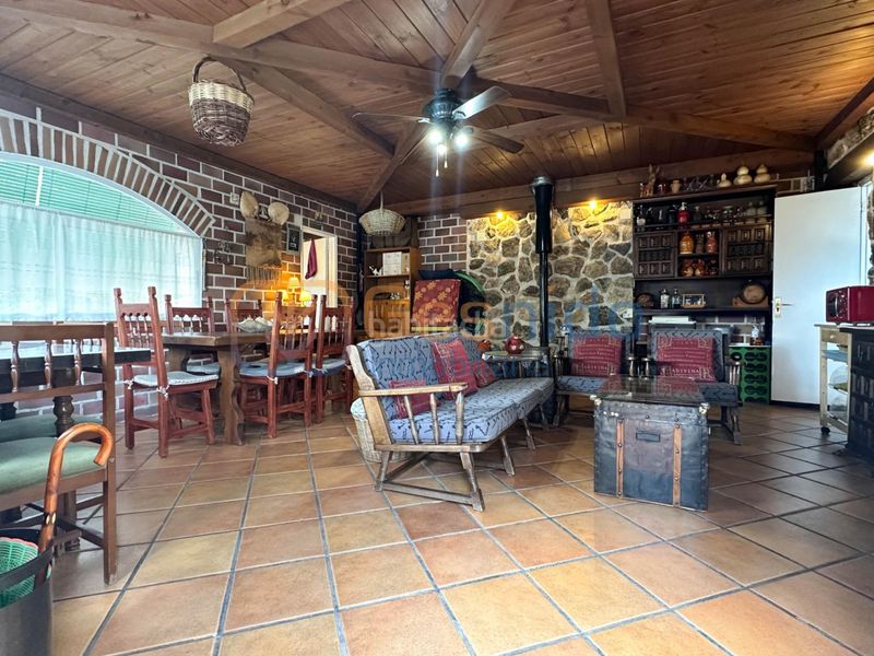 Foto 5a82a92f-6c96-4691-83ab-fa14a29c913a. Casa amb calefacció a Espirdo