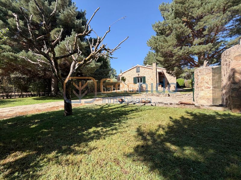 Foto d1d59a75-8f4e-459f-bc45-ed597203c1ba. Casa con riscaldamento in Aldealengua de Pedraza
