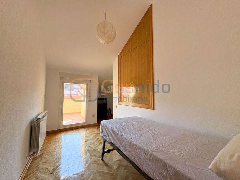 Foto 79e55a8d-7e8b-4bd5-a164-7a05ea23e068. Location appartement avec chauffage parking dans El Carmen Segovia