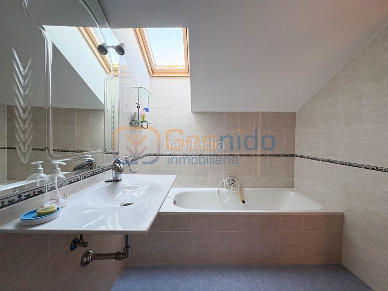 Foto d7825d07-c4c1-4eff-b1bc-aa6aa7bc75c3. Location appartement avec chauffage parking dans El Carmen Segovia