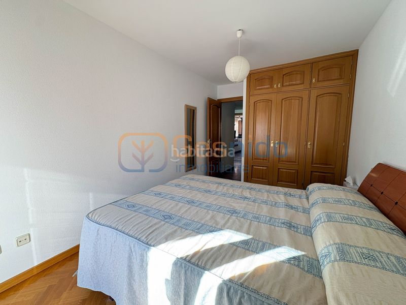 Foto eeff3eaa-0e56-4aa2-a6ae-45cf91cde2db. Location appartement avec chauffage parking dans El Carmen Segovia