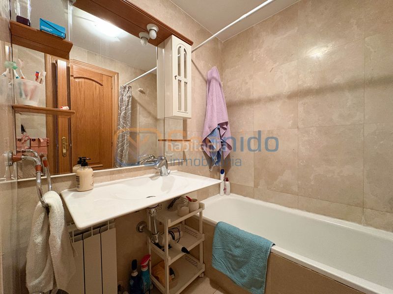 Foto cca7adfc-3e7b-4cdf-b1f5-181014379cbc. Rent flat with heating parking in El Carmen Segovia
