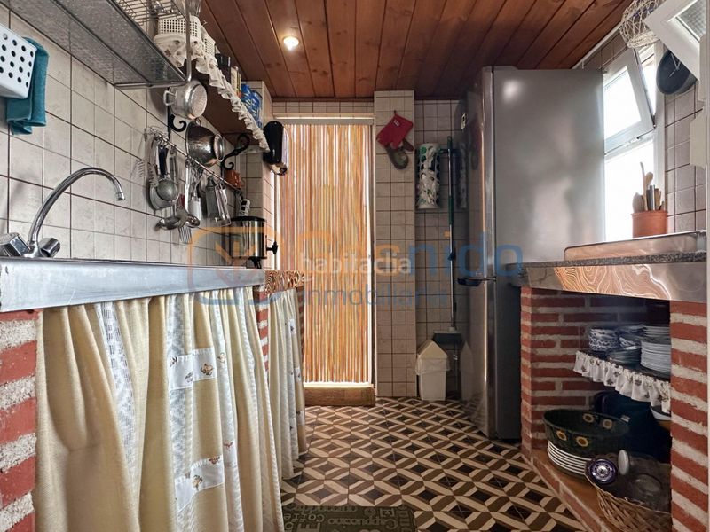 Foto f1755b90-d440-4883-be7e-e5d3a5b9f5ab. Haus mit heizung in Espirdo