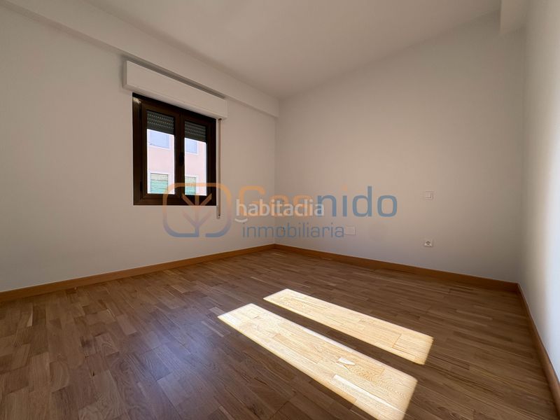 Foto 2cbb1d5d-05de-4783-85e7-d9342c0a0c65. Miete etagenwohnung mit heizung in José Zorrilla - Padre Claret Segovia