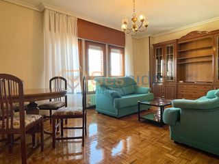 Miete Etagenwohnung  Segovia - calle calle de san gabriel. Fantástico piso en alquiler de 3 dormitorios con ascensor ,garaj