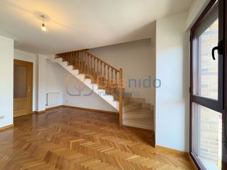 Affitto Appartamento in San Lorenzo - San Marcos. Dúplex con terraza y plaza de garaje en avenida vía roma segovia