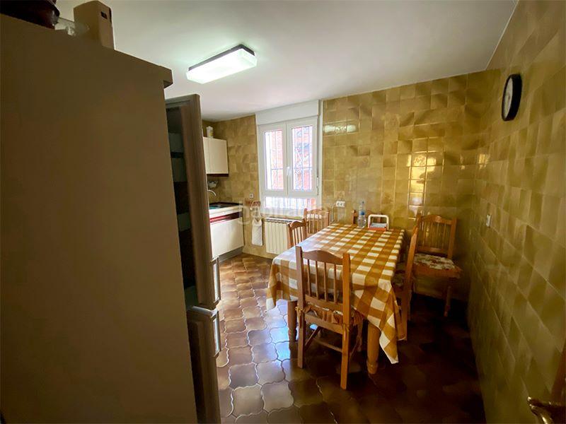 Foto 16385acd-3fc6-4f32-8d35-bac4e00ae5b2. House with heating in Cabrales