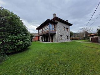 Casa en Pra-Nueva-Hontoria-Naves. Casona en llanes