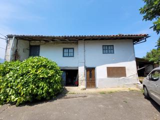 Casa a Celorio-Poó-Parres. Casa en celorio