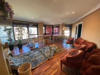 Pis en Plaza de Amrica. Duplex en plaza america
