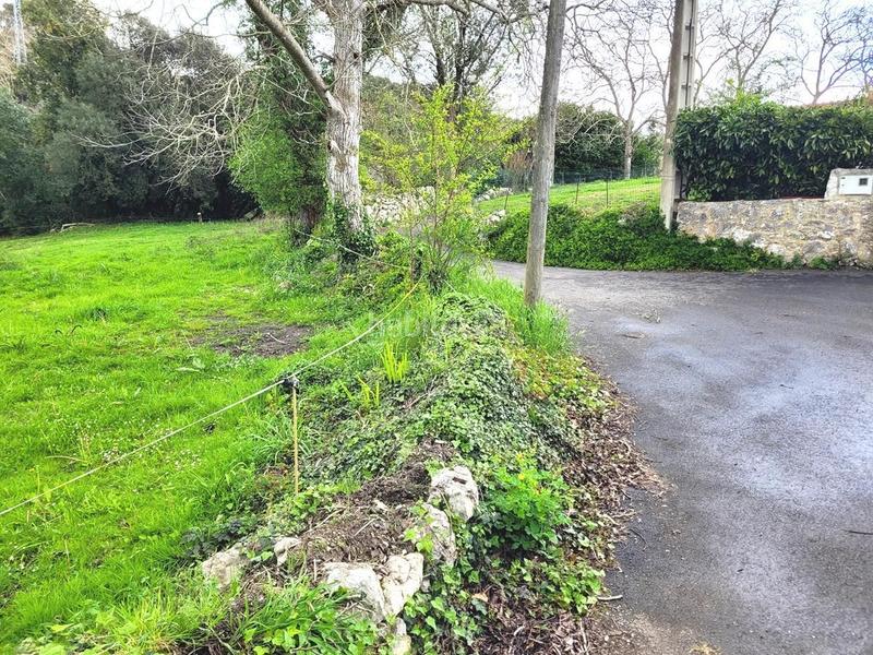 Foto eee47b0e-bf71-40da-afe7-aadaa964f3c3. Terreno residencial parcela edificable en balmori en Llanes