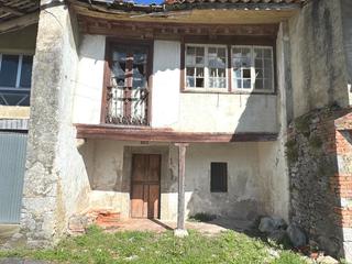 Casa adossada a Celorio-Poó-Parres. Casa en porrua