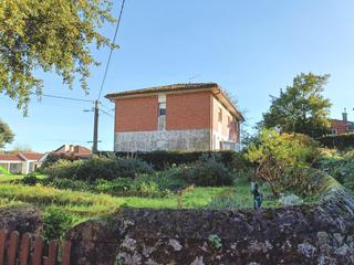 House in Celorio-Poó-Parres