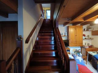 Pis en Posada-Barro. Venta de bajo comercial con vivienda
