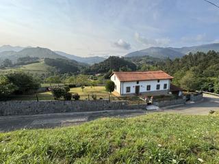 Haus in Vibaña-Ardisana-Caldueño. Chalet en los callejos