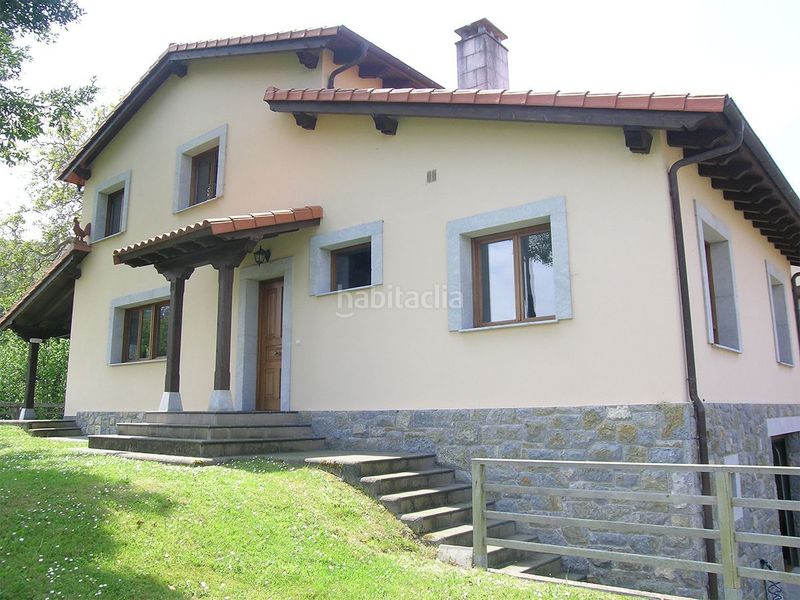 Foto 0a295308-180c-48c4-937f-611e1afb0f00. Casa amb calefacció a Pría-Nueva-Hontoria-Naves Llanes