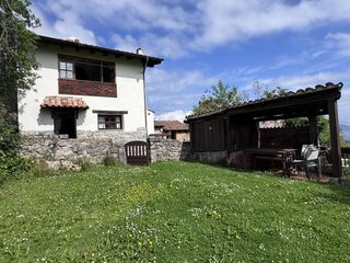 Reihenhaus in Parres. Casa en la montaña