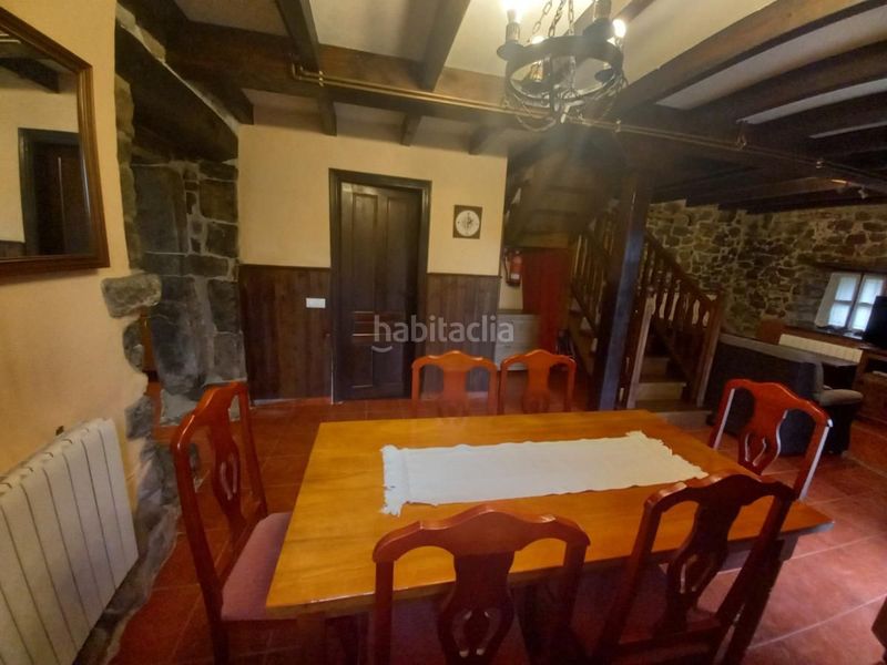 Foto 174a9148-50d4-497b-b4a7-97937765a6a7. Casa adossada amb calefacció a Parres