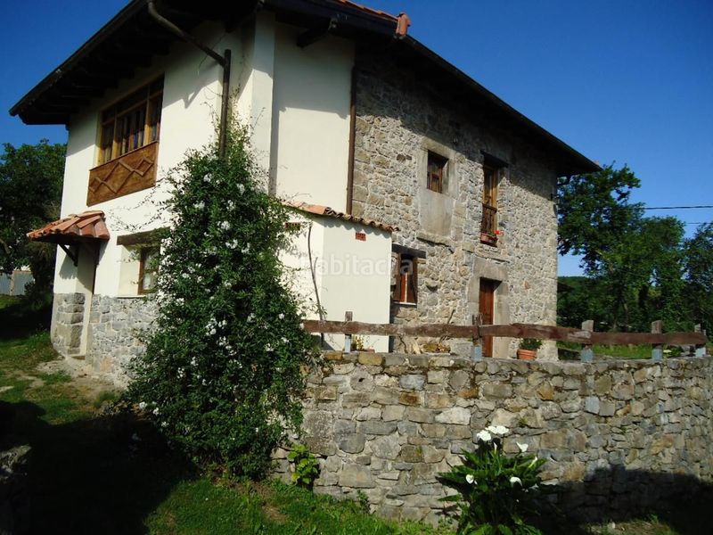 Foto 7d458367-c717-4f72-b4d2-6cf25cf1d2b7. Casa adossada amb calefacció a Parres