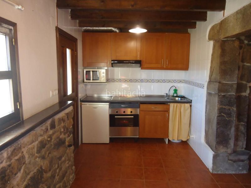 Foto ff400ca0-4e2c-465d-b085-735bfca301cf. Casa adossada amb calefacció a Parres