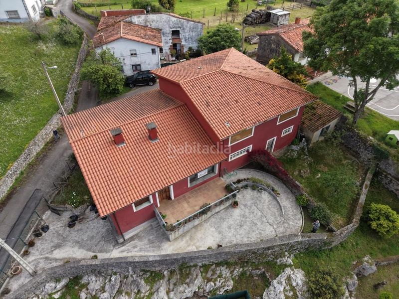 Foto 5faab18e-70d4-42f0-8cd6-4bddfe8d96f5. Casa amb calefacció a Celorio-Poó-Parres Llanes