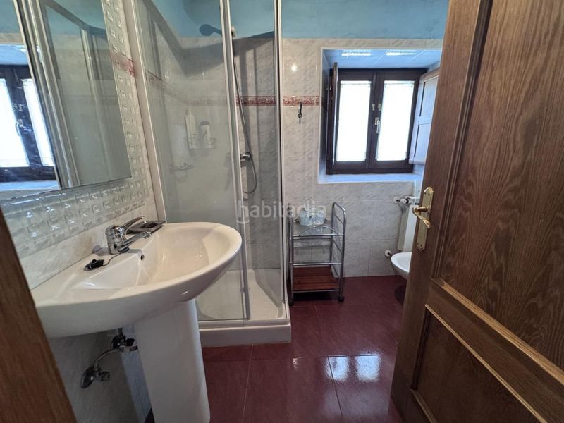 Foto 5e0607d0-3246-467a-93d4-f250333c3f17. Casa adossada amb calefacció a Llanes pueblo Llanes