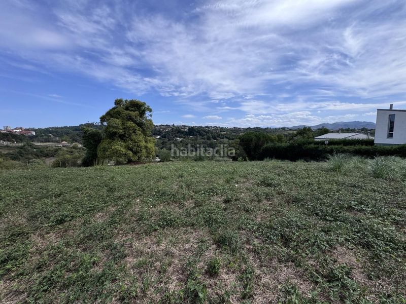 Foto 3cc5ffbc-1825-45f3-ab38-89fffc662419. Terreny residencial a Montecerrao Oviedo