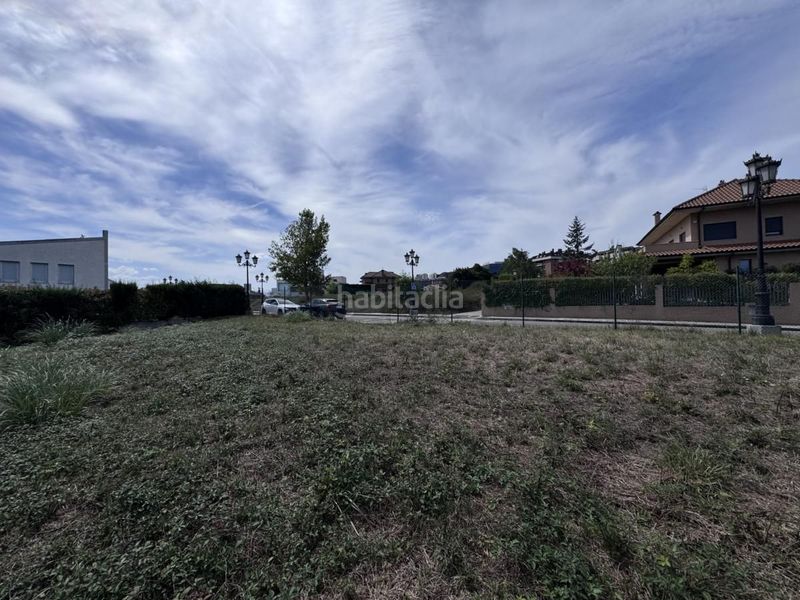 Foto cd8a25a8-1215-41ba-b8ab-64b522ccebd1. Terreny residencial a Montecerrao Oviedo